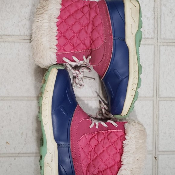 Girl's snow boots size 11 buy one get one free - Picture 4 of 7